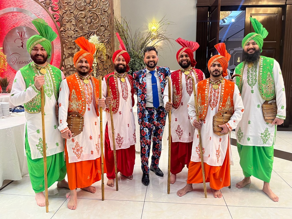 Dance Performers / Dhol Players / Dhol Bolian